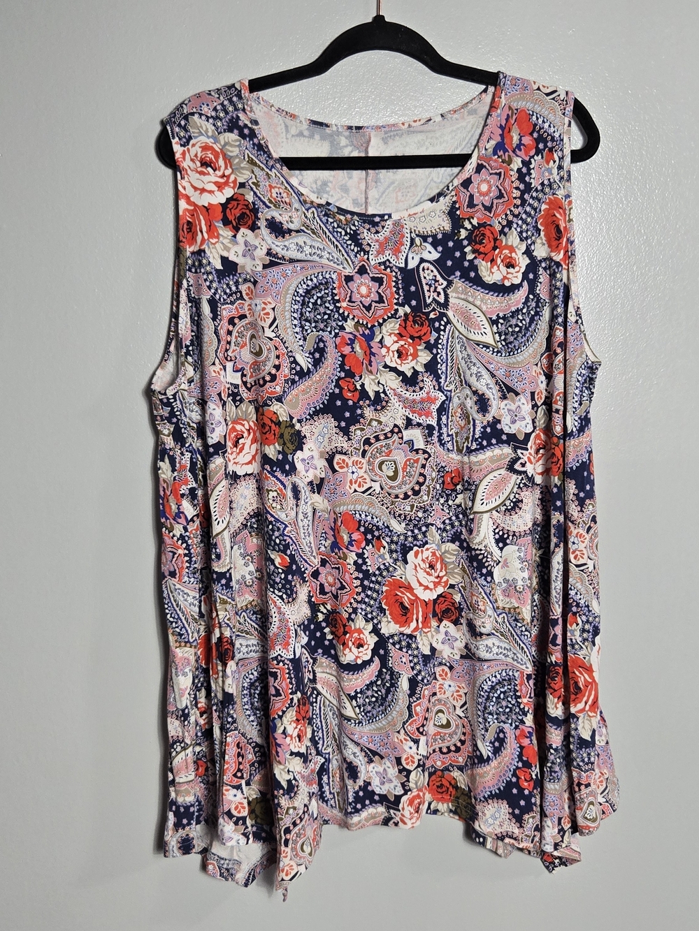 Latuza Floral Paisley Scoop Neck Sharkbite Hem Sleeveless Blouse Top Size 4X
